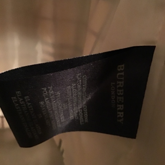 🔥Burberry, New condition, see photos, size 8, chest=21, length=34, sleeves=27 - Picture 7 of 14